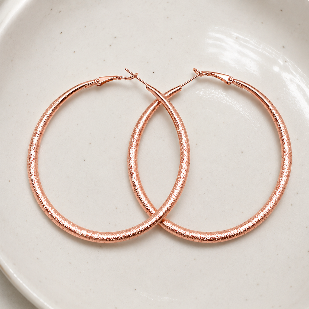 roz, in rose hoops