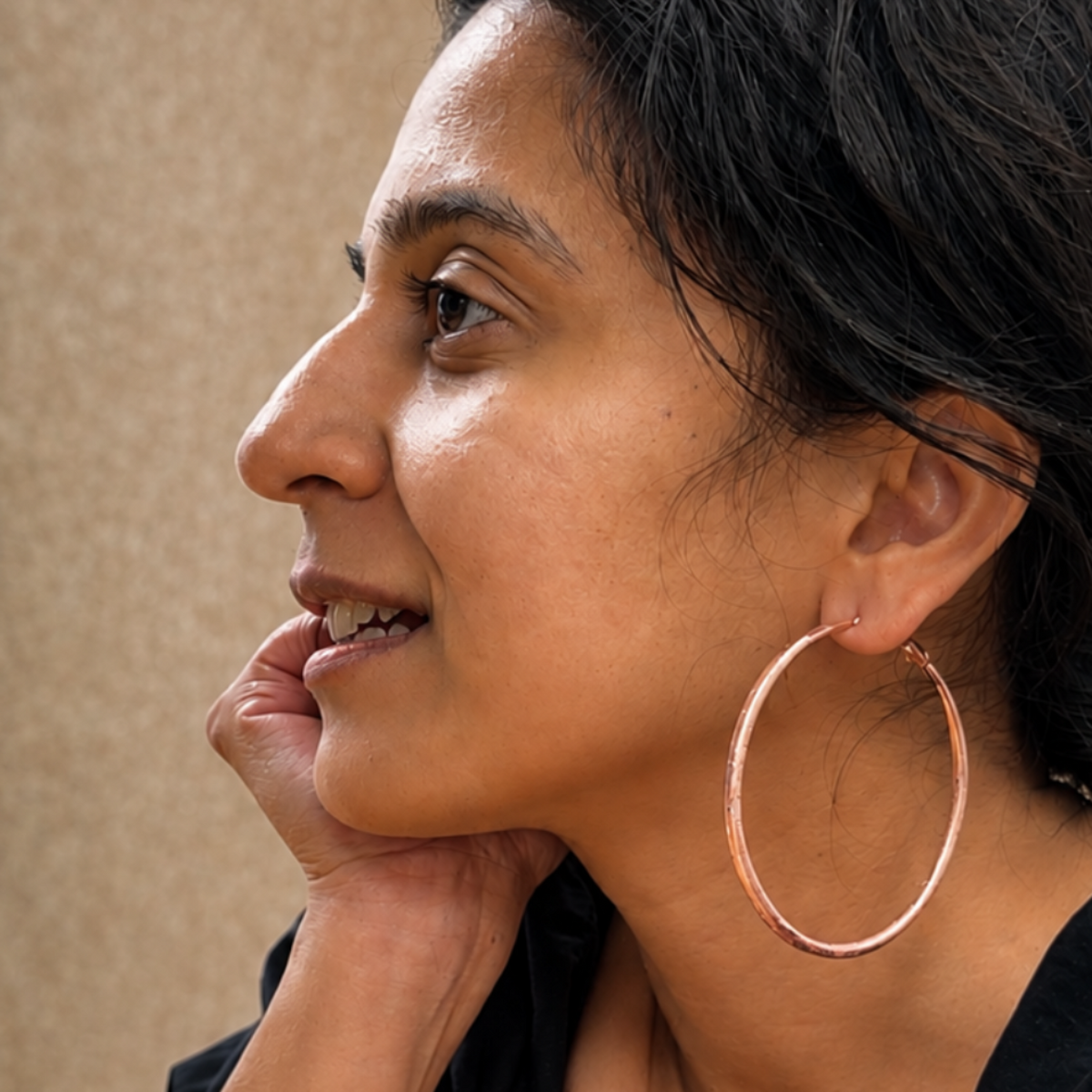 roz, in rose hoops
